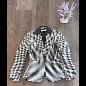 TAHARI Hounsdtooth blazer with leather detail!
